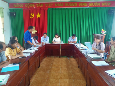 Ban Đại diện HĐQT Ngân hàng CSXH huyện Bù Đốp kiểm tra, giám sát tại Thị trấn Thanh Bình