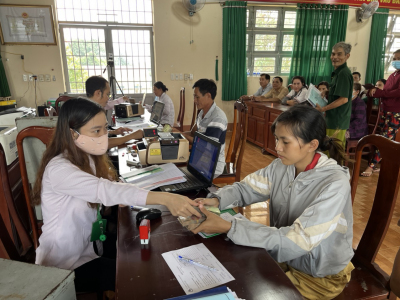 Ngân hàng Chính sách xã hội huyện Bù Đốp thực hiện giải ngân 710 triệu đồng theo Nghị định số 28/2022/NĐ-CP ngày 26/04/2022 của Chính phủ tại xã Thanh Hòa.