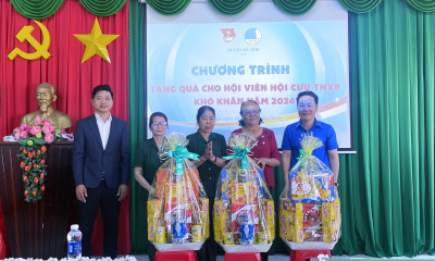 TUỔI TRẺ BÙ ĐỐP: TẶNG QUÀ CHO ĐOÀN VIÊN, HỘI VIÊN, THANH NIÊN NGƯỜI ĐỒNG BÀO DÂN TỘC, TÔN GIÁO, HỘI VIÊN HỘI CỰU TNXP CÓ HOÀN CẢNH KHÓ KHĂN NHÂN DỊP TẾT 2024