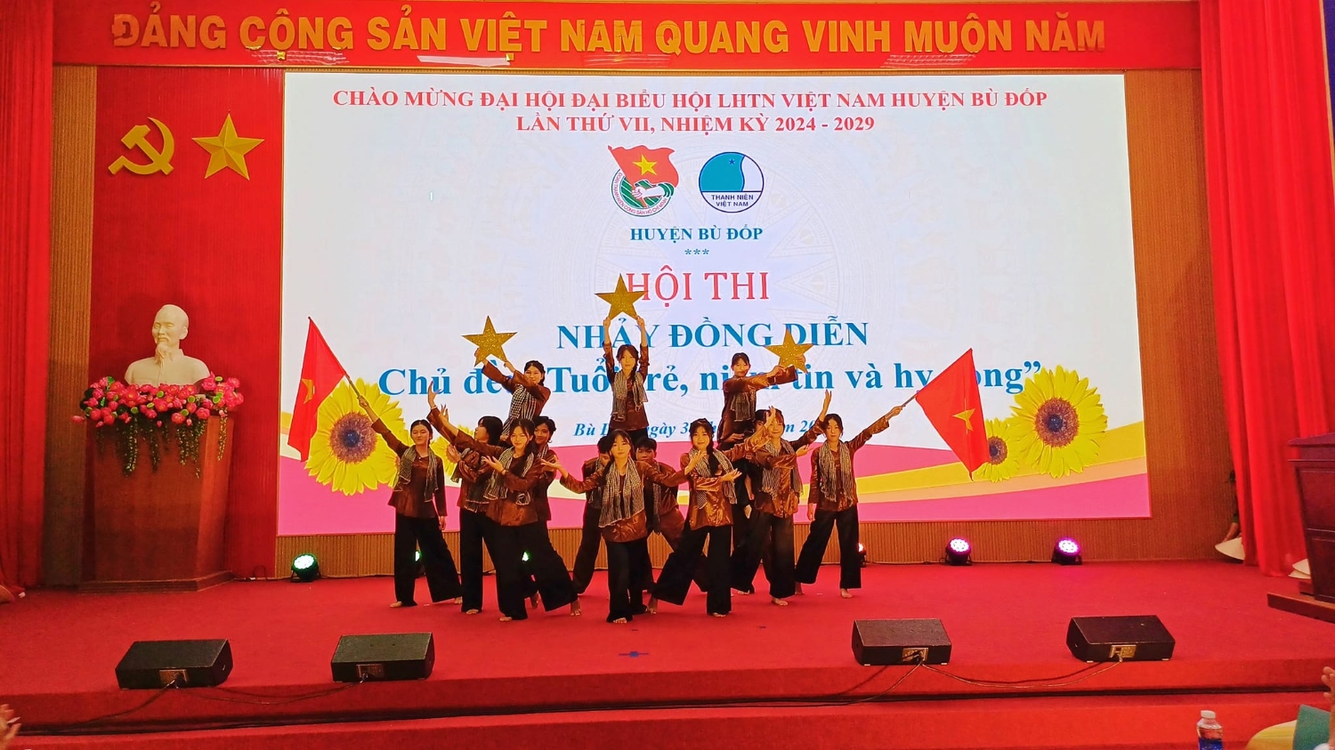 THANH NIÊN BÙ ĐỐP SÔI NỔI VỚI CÁC HOẠT ĐỘNG CHÀO MỪNG KỶ NIỆM 68 NĂM NGÀY TRUYỀN THỐNG HỘI LHTN VIỆT NAM (15/10/1956 -15/10/2024) TUYÊN DƯƠNG CÁN BỘ HỘI, THỦ LĨNH THANH NIÊN TIÊU BIỂU, SỐNG ĐẸP NĂM 2024